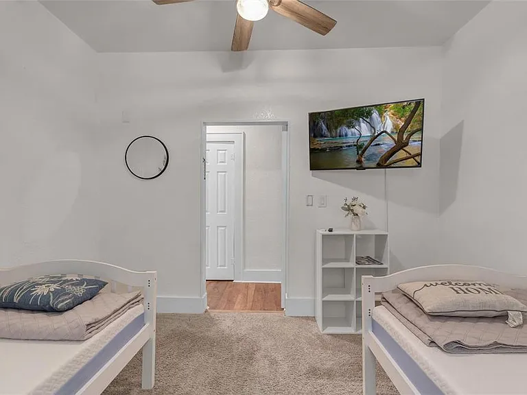 728 Johnson Ave — Photo 18
