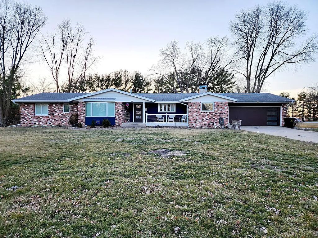 422 15th St - Property Image
