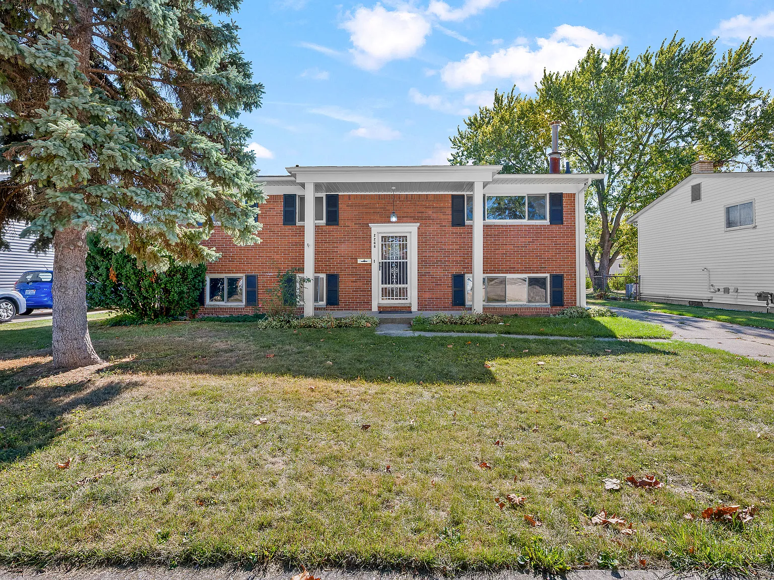 3 bed, 2800 sqft, $2,600 — Photo 3