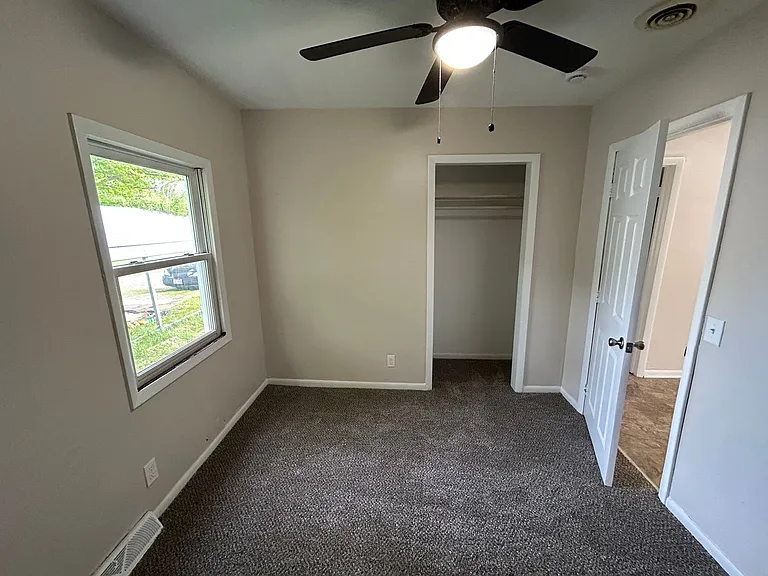 2056 McKinley Ave — Photo 7
