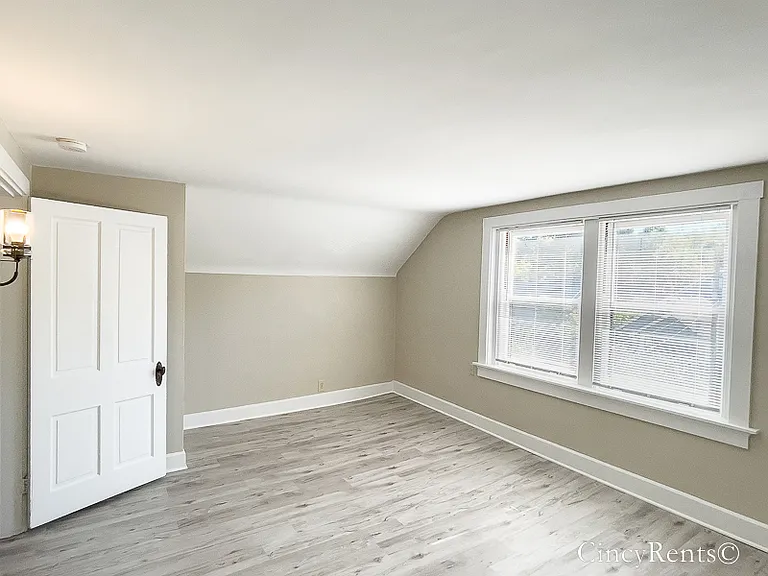 3718 Ault Park Ave — Photo 11