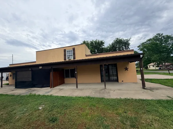 807 Broadway St, Willisville, IL