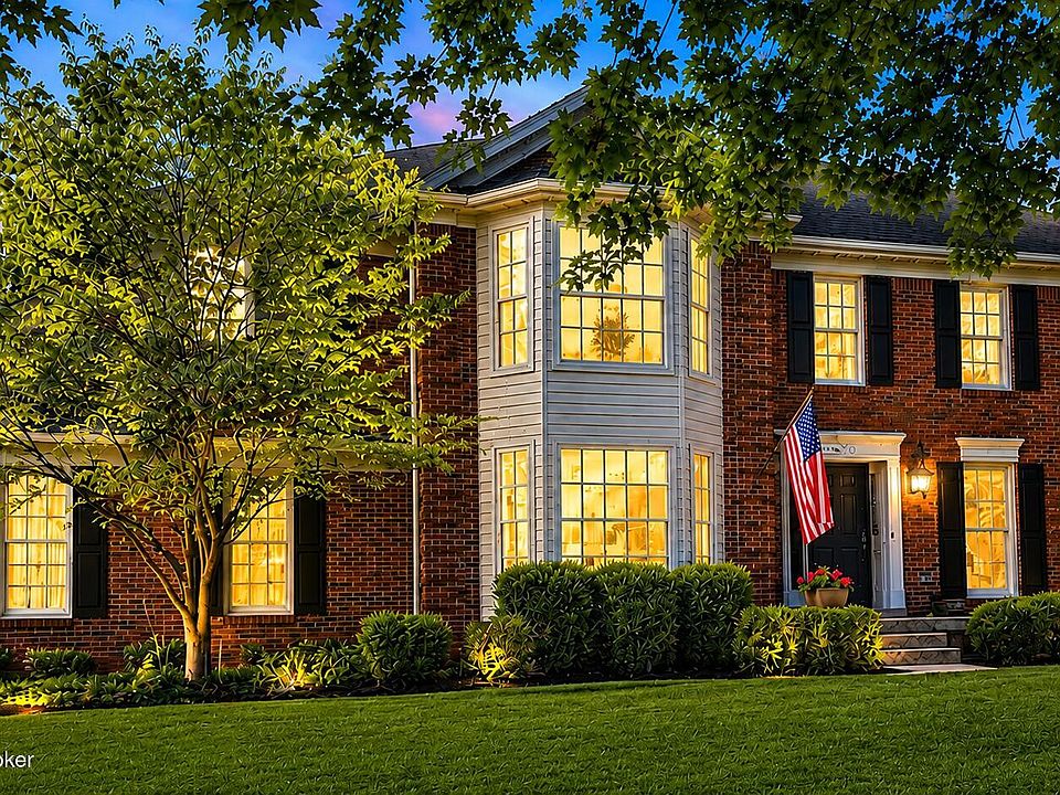1st image of 2710 Avenue Of The Woods