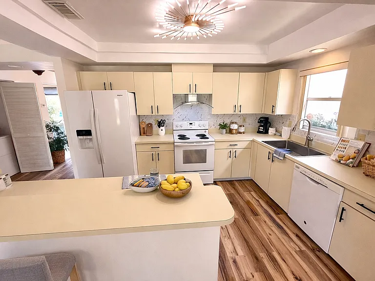 7830 Becket St — Photo 13