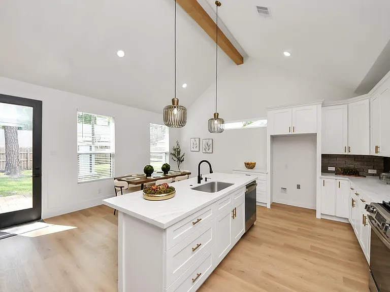 23851 Creekwood Dr — Photo 16