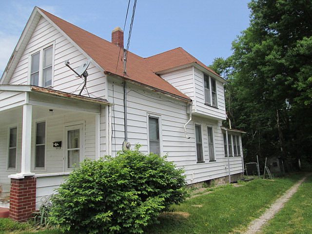 2nd image of 1310 Washington St