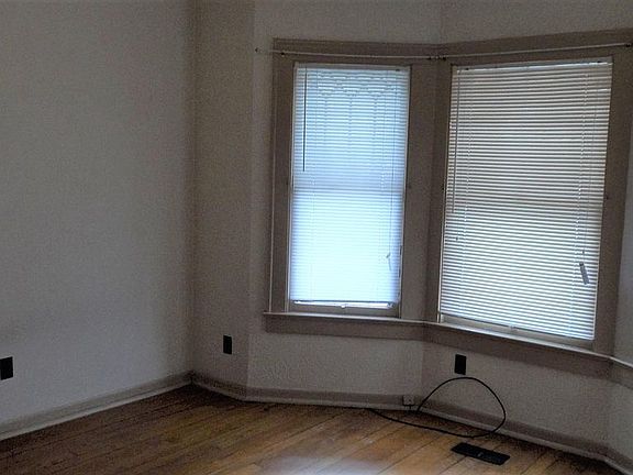 4th image of 501 Broadway St APT 1