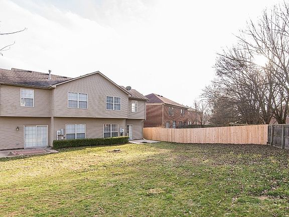 5th image of 3869-3871 Sugar Creek Dr