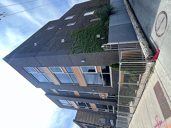 2nd image of 742 N Western Ave #2N