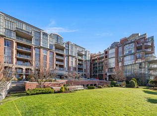 Shoal Point, Victoria, BC V8V 4Z9