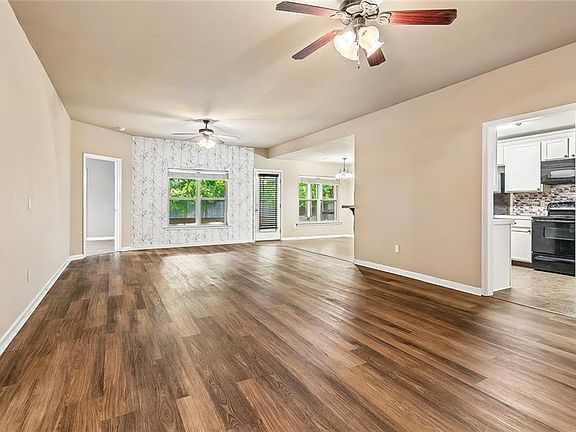 2nd image of 41853 Snowball Cir