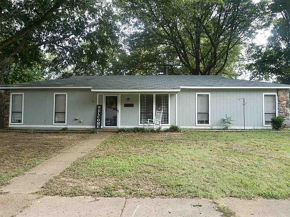 2nd image of 3437 Cloudland Dr