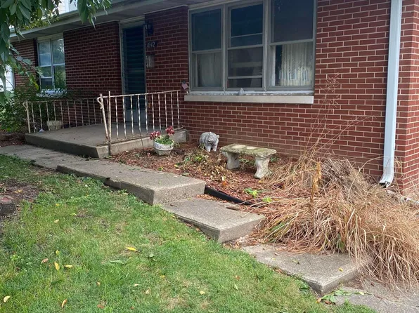 1642 S Main St, South Jacksonville, IL 62650