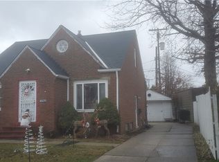 17701 Harland Ave, Cleveland, OH 44119