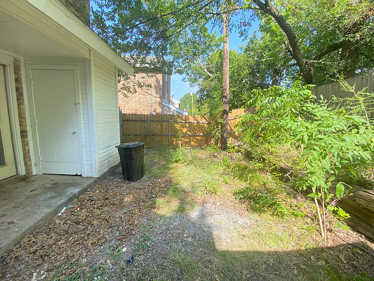 207 Country Bend Dr — Photo 21