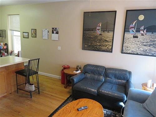 4th image of 2016 N Wolcott Ave APT 1R