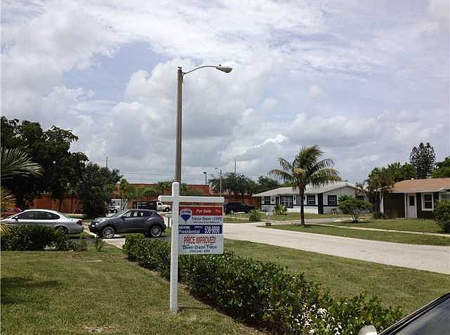 1st image of 1051 SW 7th Ave