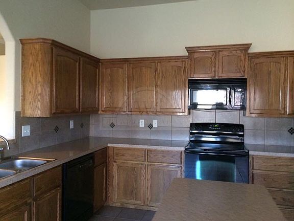 3rd image of 409 Hedy Dr