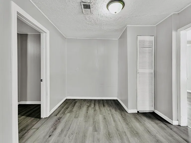 2820 W Washita St — Photo 5