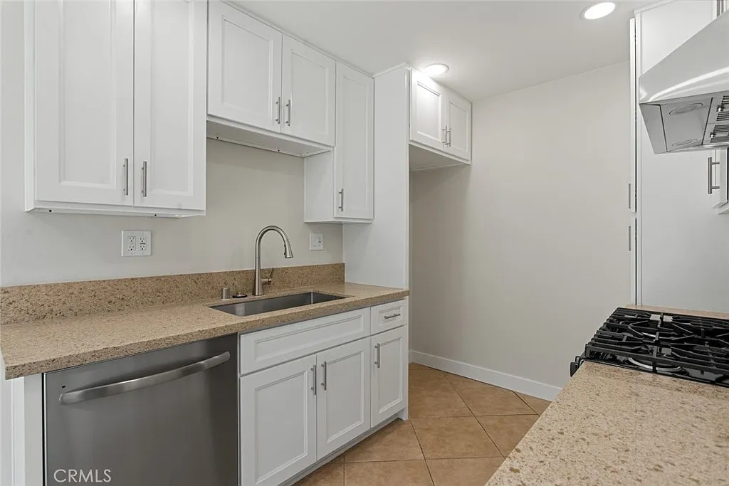 2 bed, 1.5 bath, 1100 sqft, $2,595 — Photo 4