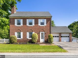 9 College Ave, Stewartstown, PA 17363