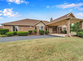 1526 E Lakecrest Dr, Ozark, MO 65721