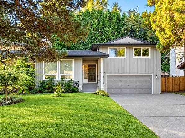2670 Burnside Pl, Coquitlam, BC V3E 1A2