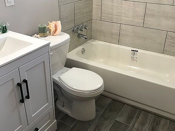 2nd image of 435 Walnut Dr
