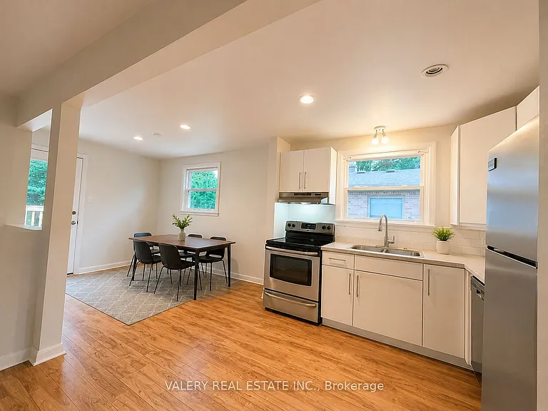 206 Barry Pl #MAIN — Photo 3