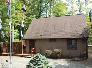 1069 Lakeland Dr, Lake Ariel, PA 18436