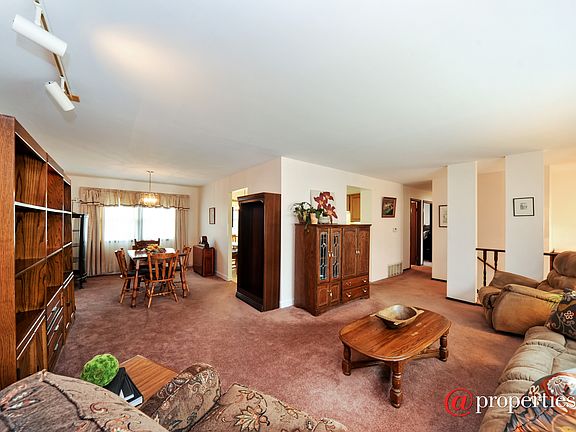 Living Room / Dining Room