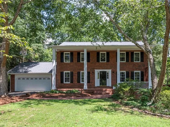 7708 Holly Field Rd, Clemmons, NC 27012