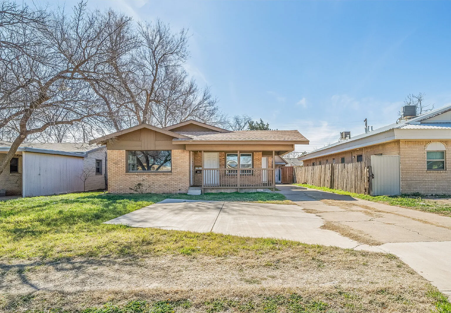 1 bed, 1.0 bath, 827 sqft, $795 — Photo 1