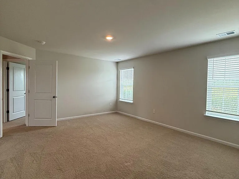 223 Orpington Dr — Photo 18