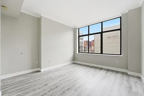 610 Newark St — Photo 13