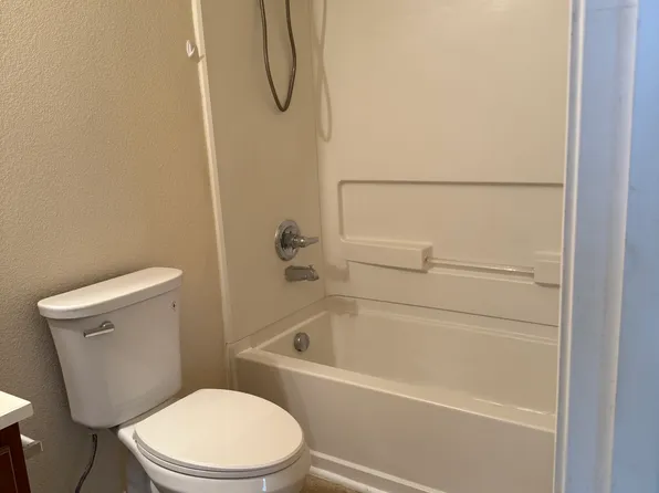 5014 Summit Wood APT 3, San Antonio, TX 78229