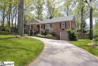1st image of 7 Pinehurst Dr