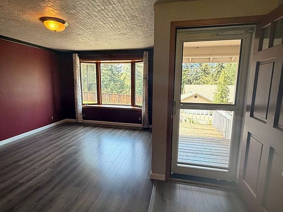 2nd image of 2611 Park Forest Dr