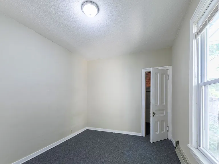 2541 Aldrich Ave S — Photo 2