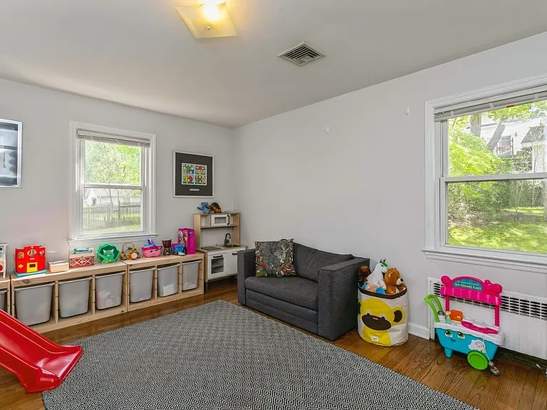 160 Magnolia Ave — Photo 21