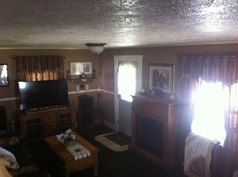 5th image of 631 W Franklin St