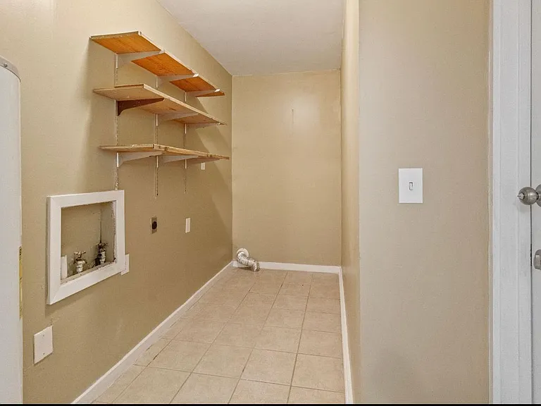 10911 Visalia Dr — Photo 14