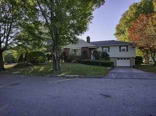 18 Fletcher St, Worcester, MA 01604