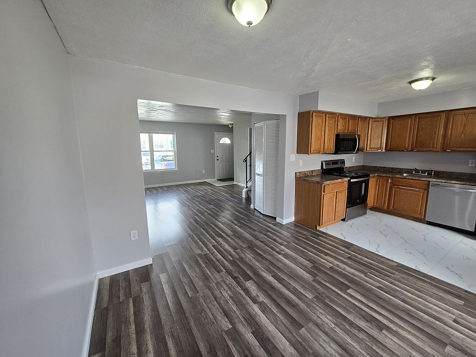 Main Dining/Kitchen
