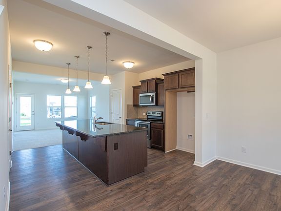 4th image of 103D Blackstone Ct