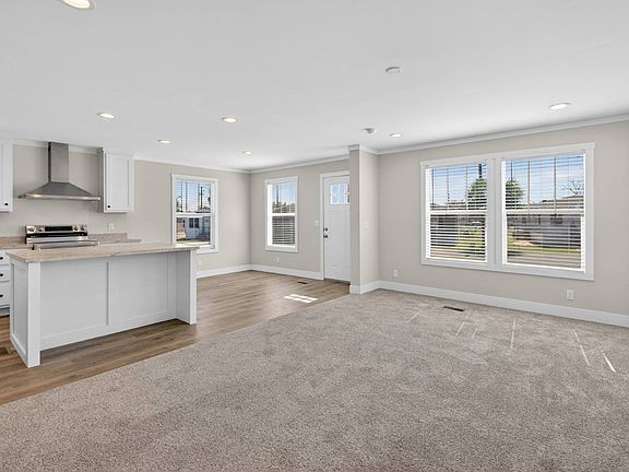 4th image of 250 Nelle Ave #L