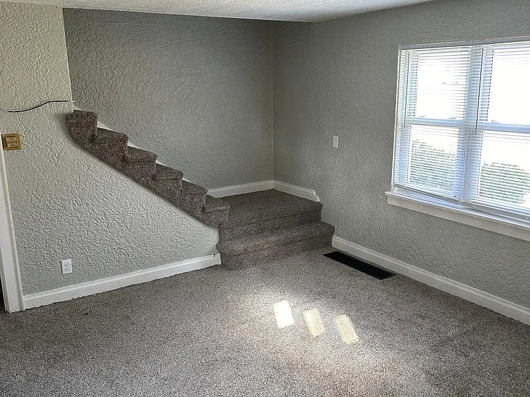 224 Maple St #2 — Photo 12