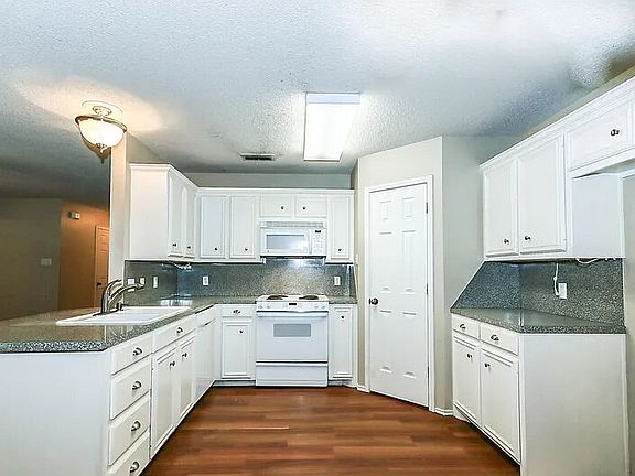 4th image of 6714 8th St