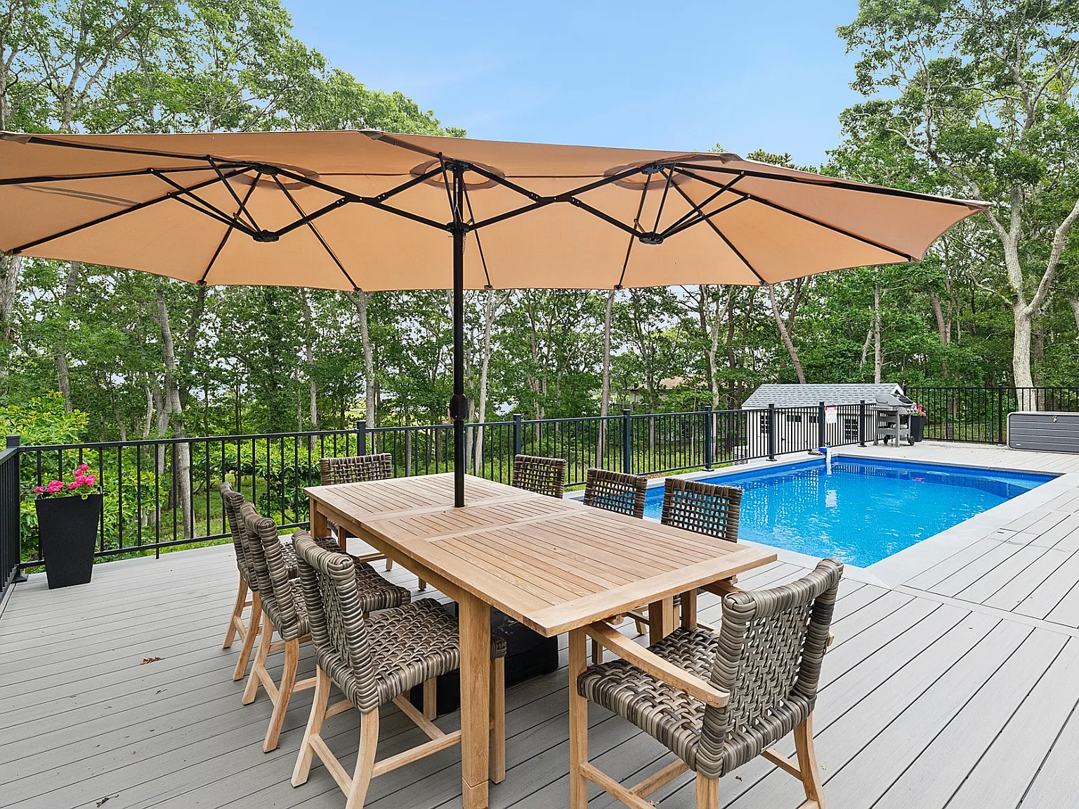New Construction Gem In Hampton Bays — Photo 3