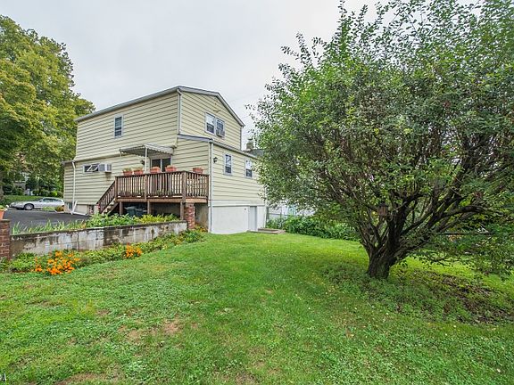 3rd image of 115 Margaret Ave